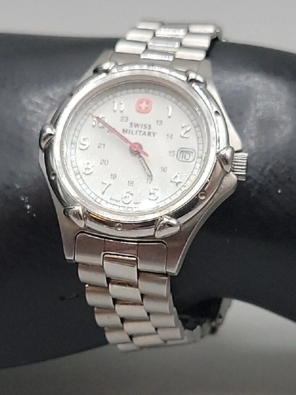 Vintage Wenger Swiss Military Watch 5020X SAK Design White Dial Date RUNS VG